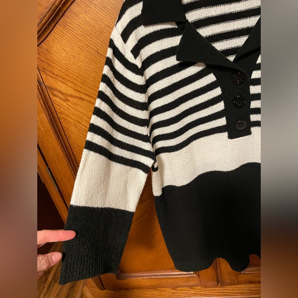 Collared Sweater - Picture 3 of 9
